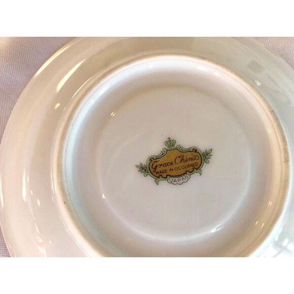 4 Piece Mixed and Matched Fine China Place Setting, Floral and Gold Rim Themed - Picture 4 of 10